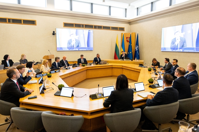 Mindaugo Sinkevičiaus Ministrų kabinetas susirinko į pirmąjį posėdį