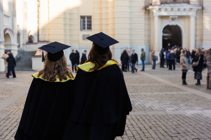 Baigiasi pagrindinis priėmimas į auštąsias mokyklas