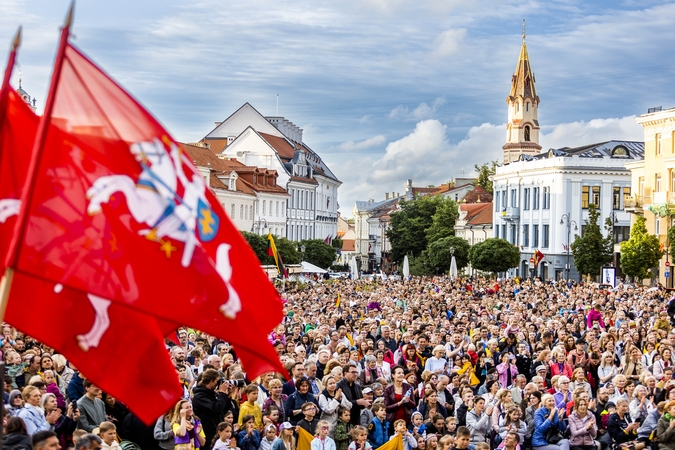 Šalies vadovai sveikina Valstybės dienos proga