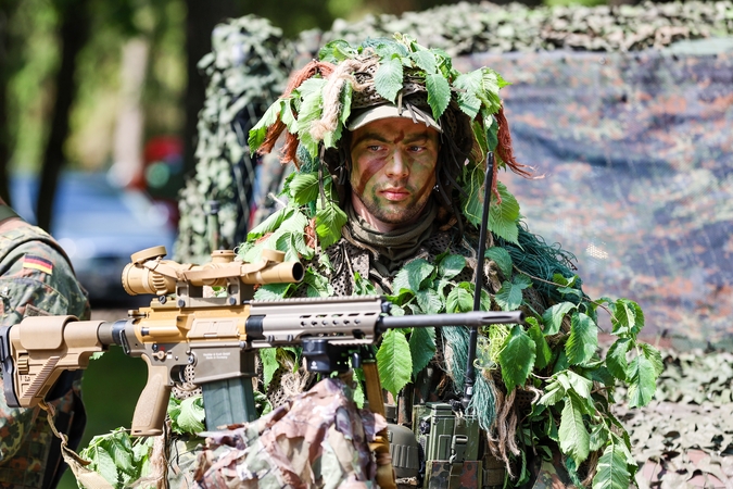 Parduotuvę NATO kariams Rukloje aptarnauja į Rusiją ir Baltarusiją prekes vežusi „Heinemann“