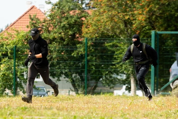 Pasienyje su Baltarusija apgręžti 20 migrantų, bandžiusių patekti į Lietuvą per tunelį