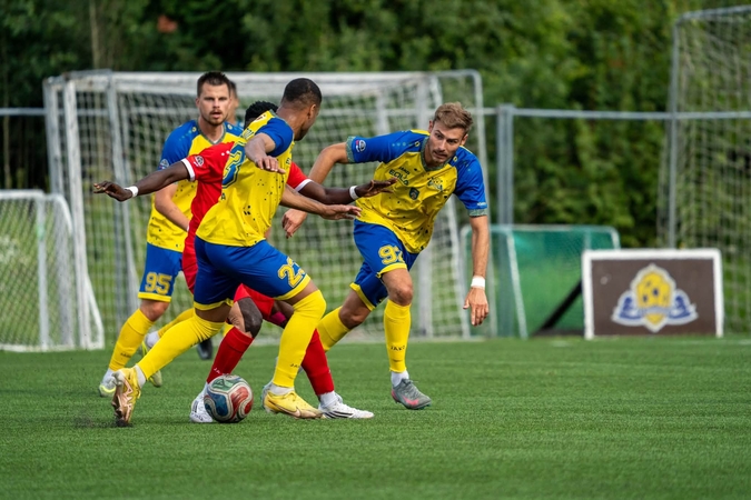 Futbolo pirmenybėse netikėtai kluptelėjo lyderis