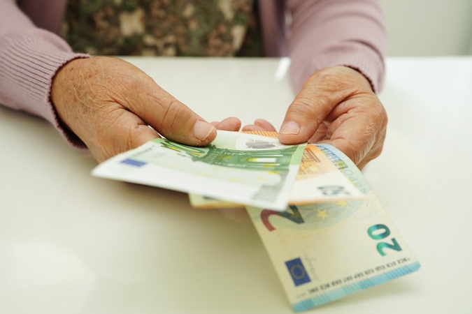 Šventinė diena – su nuostoliais: telefoniniai sukčiai vėl pralobo didžiule suma