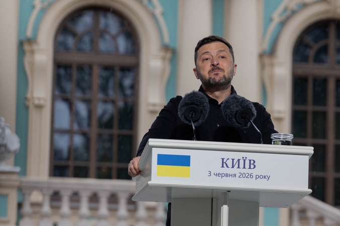 Volodymyras Zelenskis ragina NATO priimti sprendimą paspartinti oro gynybos pagalbos teikimą Kyjivui