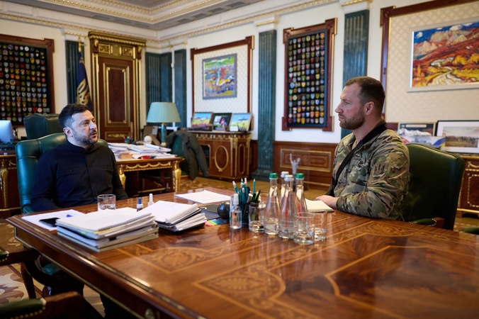 Volodymyras Zelenskis paskyrė žvalgybos pareigūną laikinuoju gynybos ministru 