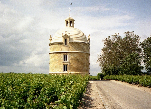  Eksperimentas: „Château Latour-Laguens“ ūkis, kurį kone prieš du dešimtmečius įsigijo kinų verslininkas, šiandien, jau nugyventas, parduodamas pusvelčiui.