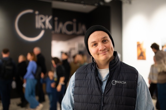 Mostai: „Iki šiol tiksliai nežinome, kur yra tos šiuolaikinio cirko ribos“, sako šį meną Lietuvoje propaguojantis G.Aleksa. 
