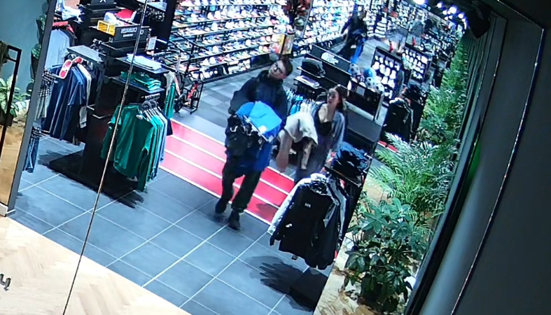 Kauno policijos pareigūnai aiškinasi, kas nusprendė nemokėti už prekes