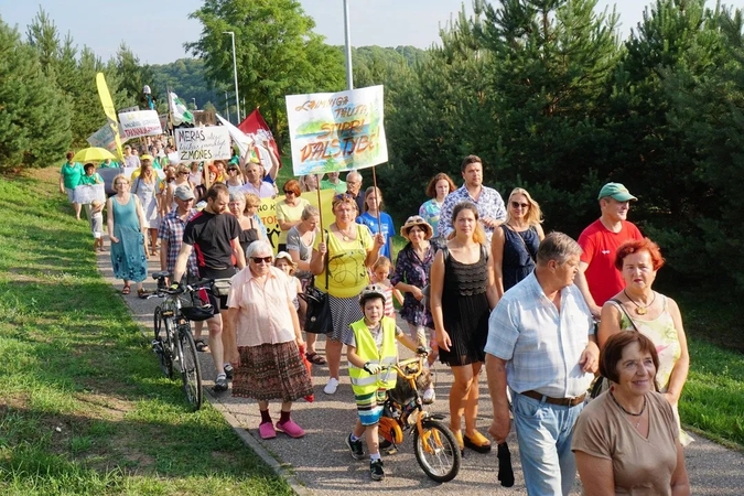 Protestuojanti: Žemųjų Šančių bendruomenė išsiskiria savo kūrybinga kova už savo teritorijos plėtrą.