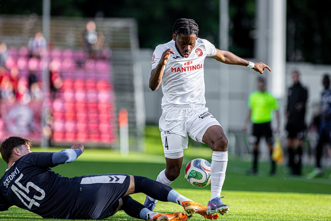  „Sūduvos“ puolimas nepaliko vilčių „Hegelmann“ futbolininkams
