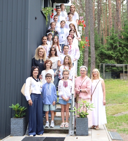 Užimtumas: A. Laurinaitienės (antra dešinėje) ir jos komandos parengtoje programoje dera kūrybinės dirbtuvės, edukacijos, sportinės veiklos, žygiai ir pažintinės išvykos.