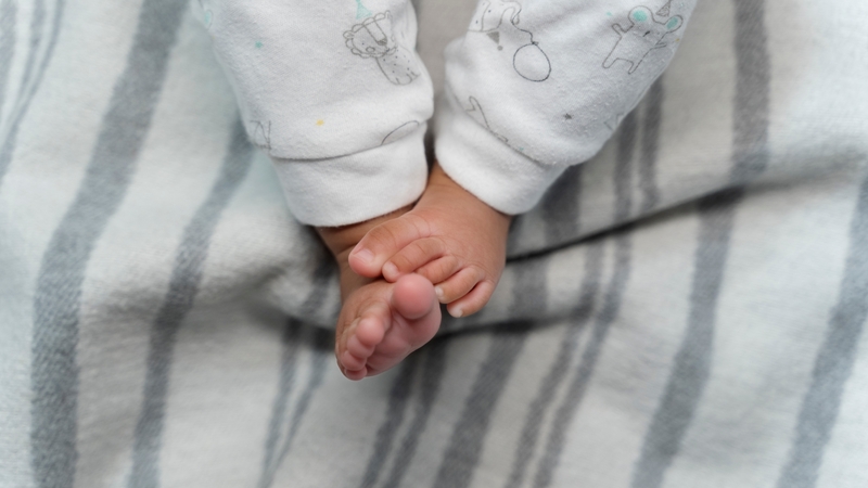 Atskleidė, kodėl iš šeimos nusprendė paimti šešis vaikus: kūdikis atvežtas išsekęs, kritinės būklės