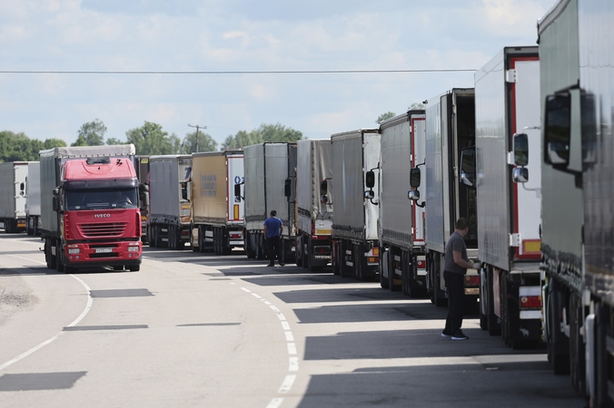 Žiniasklaida: Rusija uždraudė krovinių gabenimą Estijoje registruotais sunkvežimiais