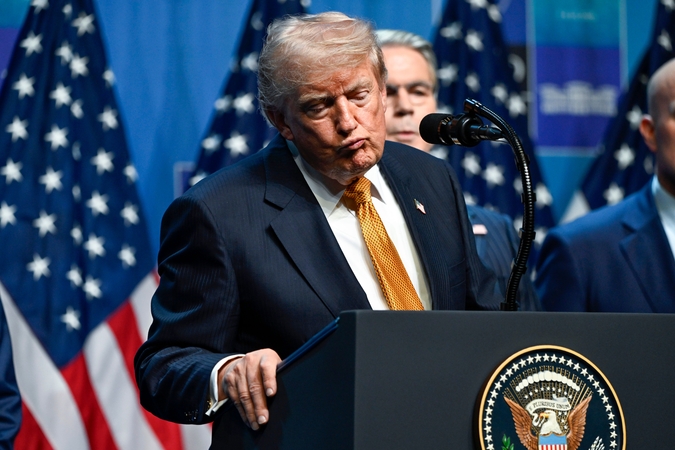 Trumpas reikalauja teismų pakeisti du neįtikusius sprendimus: vienas jo prašymas jau atmestas