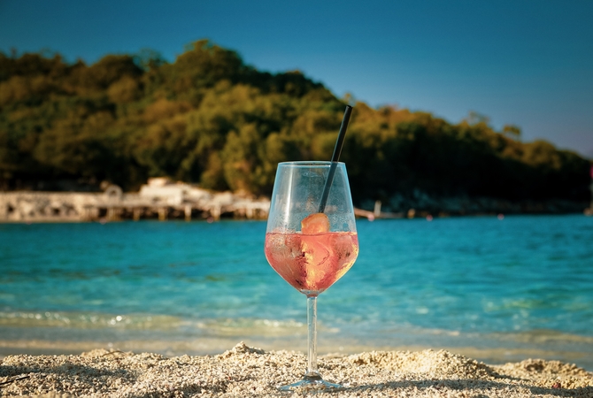 Siautėjančių turistų neapsikentęs Kroatijos kurortas apribojo prekybą alkoholiu