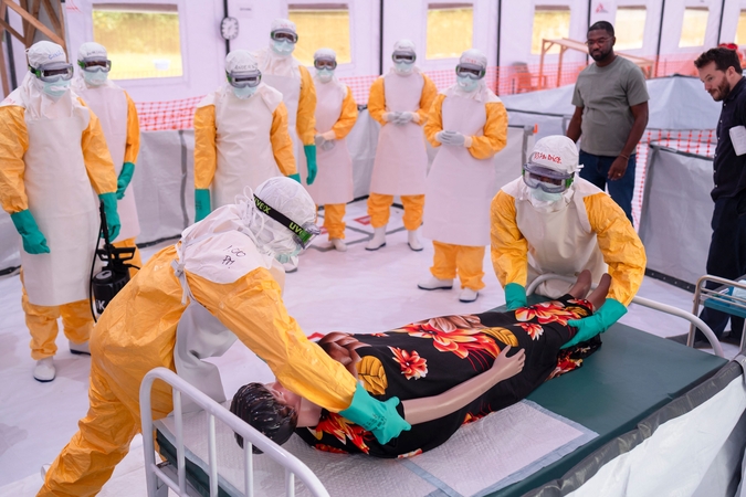 Kongo DR nuo Ebolos karštligės mirus 754 žmonėms, streikuoja daugiau medikų