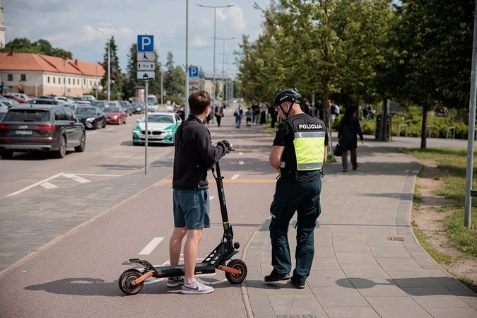 Siūloma bausti už važiavimą šiomis transporto priemonėmis