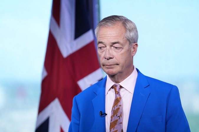 Farage'as atsisako parlamento nario mandato, sieks perrinkimo