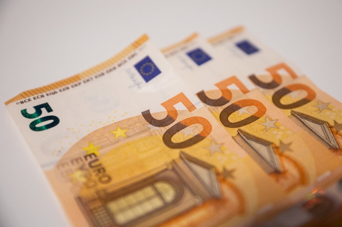 Patikėjo sukčiais ir neteko 12,7 tūkst. eurų
