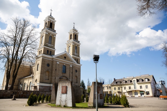 Iš Vievio centro pradedami iškelti sovietų karių palaikai 