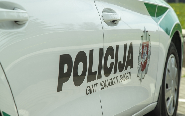 Konfliktas: Klaipėdoje kilusioms masinėms muštynėms suvaldyti prireikė net penkių policijos ekipažų.