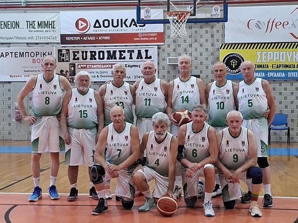 Sėkmė: Lietuvos krepšinio senjorai – pirmojo „FIBA Masters“ pasaulio čempionato prizininkai.