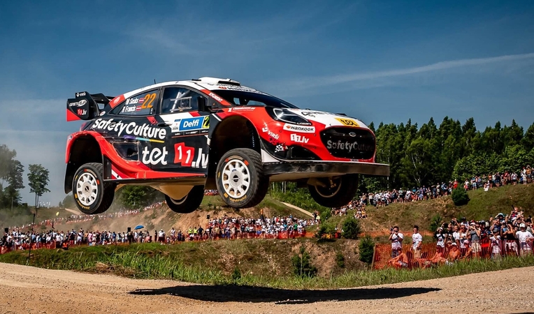Braliukai: Estijoje įvykusiose WRC lenktynėse septintą vietą užėmė latviai M. Seskas ir R. Francis.
