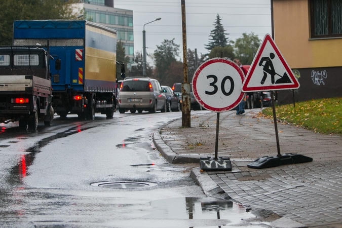 Frolenko: investicijos į kelius nedidėja, o tai mažina pasitikėjimą valstybės politika