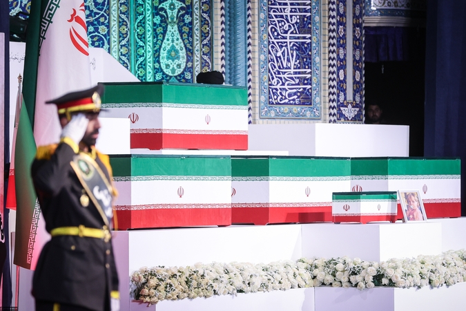 Iraniečiai paaiškino, kodėl nedalyvaus Ali Khamenei laidotuvėse