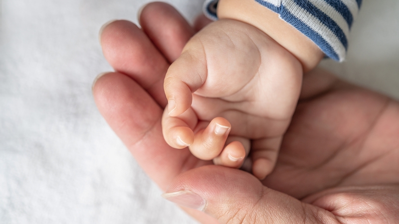 Mirusio kūdikio šeimos atstovė: nesutinkame, kad mama nemoka maitinti vaikų