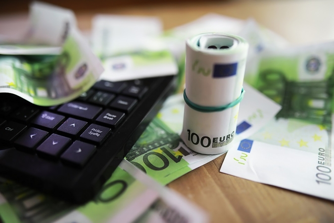 Valstybės kontrolė: iš 3 mlrd. eurų panaudota tik pusė lėšų