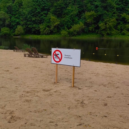 Trijuose Vilniaus paplūdimiuose – užterštas vanduo: nerekomenduojama maudytis