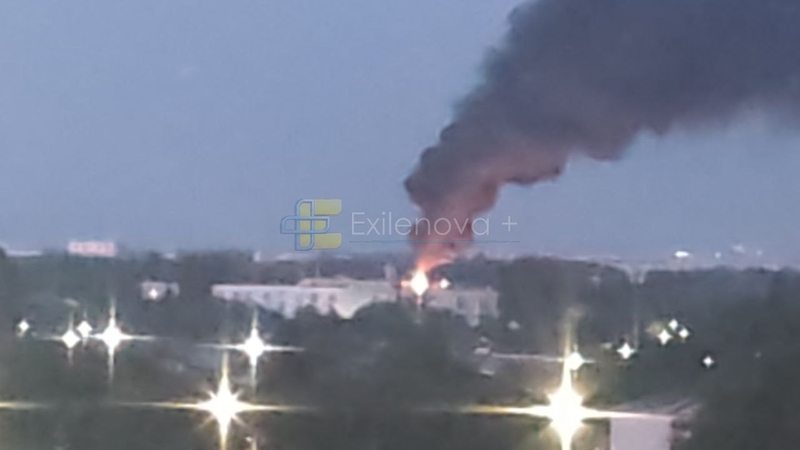 Įvairiuose Rusijos regionuose pranešama apie Ukrainos dronų smūgius naftos bazėms