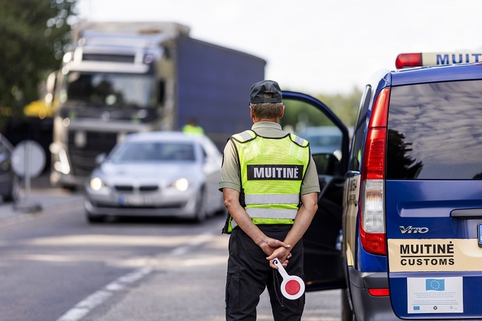 Skyrė 800 tūkst. eurų šių pareigūnų viršvalandžiams apmokėti