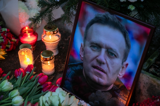 ES įvedė sankcijas Rusijos mokslininkams, prisidėjusiems prie Navalno mirties