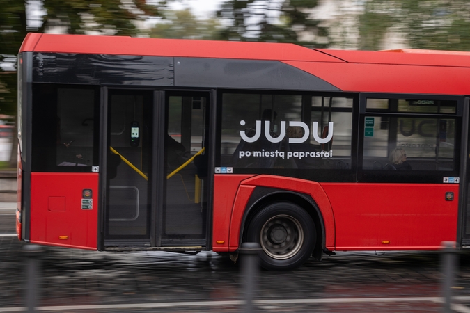 Vilniuje agresyvus vyras apgadino du viešojo transporto autobusus