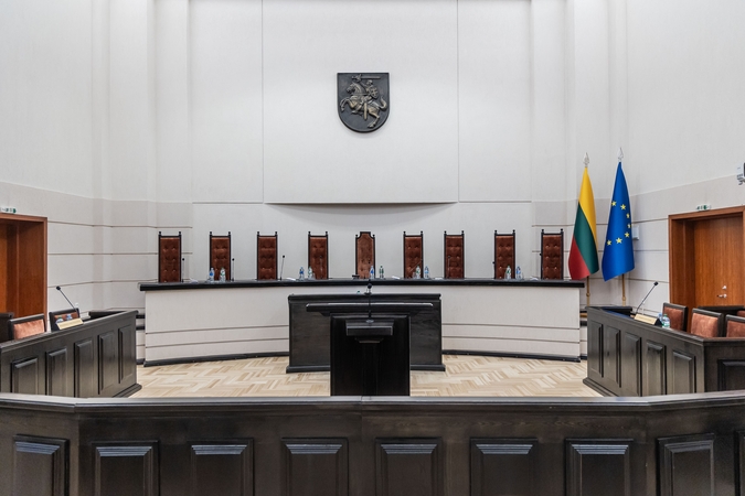 KT: neribotas sekimo terminų pratęsimas be aiškių sąlygų ir kriterijų neatitinka Konstitucijos
