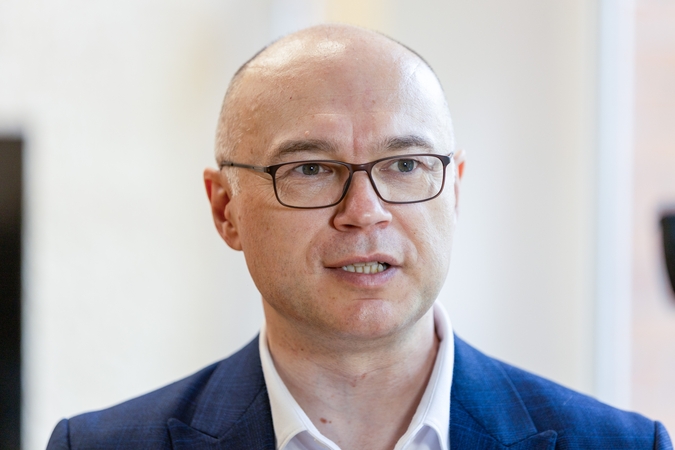 Sabučio išlaidų Jonavos savivaldybei apyskaitos: žmonos darbovietės ir statybų įmonių kuro kvitai