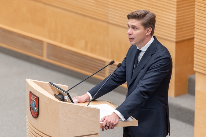 Opozicijai abejojant XXI Vyriausybės teisėtumu, Sinkevičius ragina neužbėgti įvykiams už akių