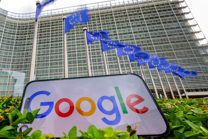 JAV įspėja, kad bauda „Google“ kelia „realų pavojų“ prekybos ryšiams su ES