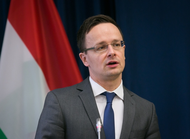 Buvęs Vengrijos užsienio reikalų ministras traukiasi iš parlamento – dirbs kinų įmonėje BYD