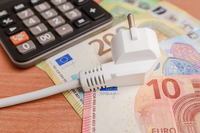 „Elektrum Lietuva“: didmeninė elektros kaina birželį kilo