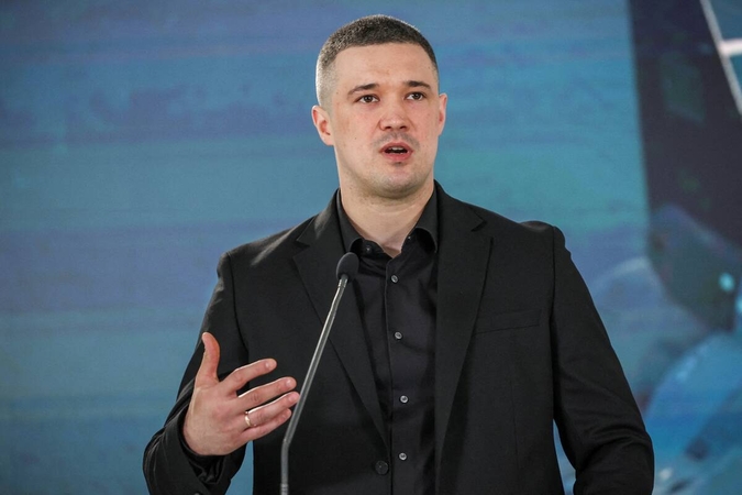 Nušalinto Ukrainos gynybos ministro reformos erzino karo vadus