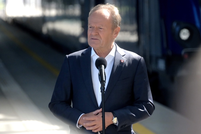 Lenkija kuria „ateities geležinkelių tinklą“: traukiniai galės lėkti 350 km per valandą greičiu