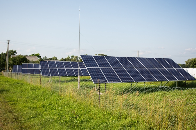 „Litgrid“: prie tinklo prijungtas 40 MW saulės elektrinių parkas Kaišiadorių rajone