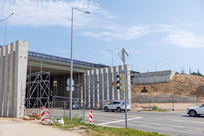 Svarbi žinia vairuotojams: numatomi eismo ribojimai automagistralėje A1