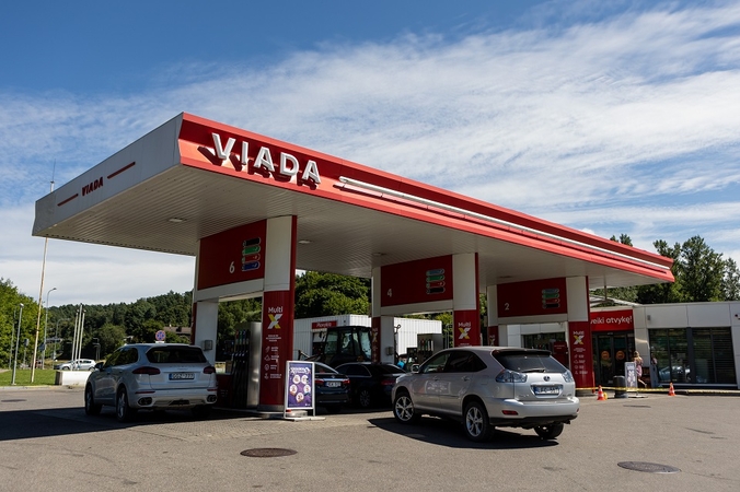 LEA paskelbė degalų kainas: vieni – brango, kiti pigo