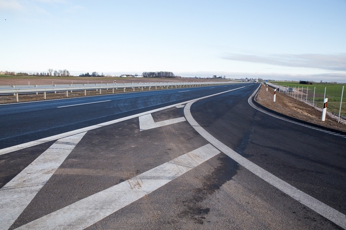  „Via Lietuva“ rūpinasi vairuotojų saugumu: aptvers dar apie 90 km kelių ruožų