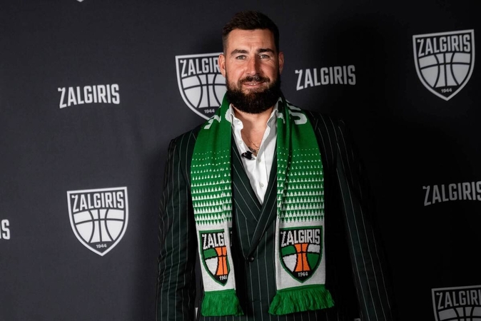 Jonas Valančiūnas reagavo į geriausius NBA momentus: krepšinis prasideda nuo chemijos rūbinėje