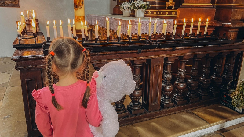 Kunigų skandalo įkarštyje: prabilo apie traumas, kurias išgyvena pedofilų išniekinti vaikai
